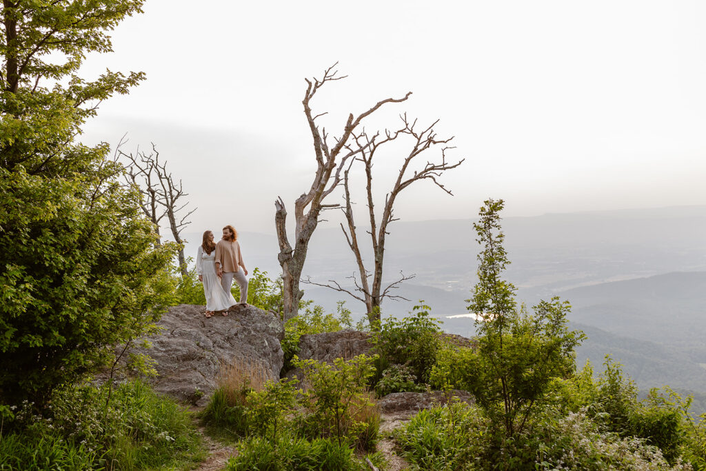 couple eloping at shenandoah national park